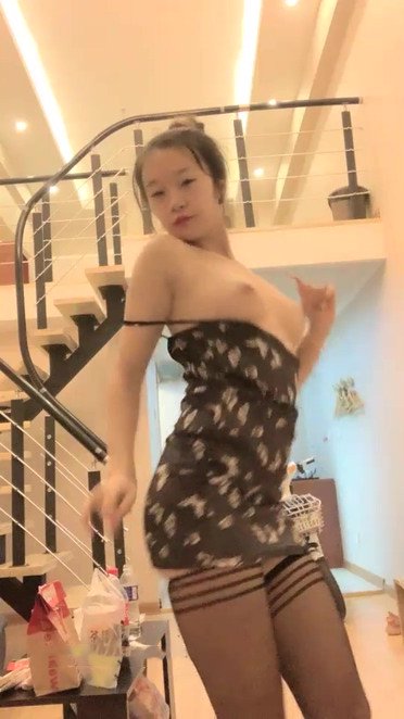 STP15572 零零后酒吧女性感美乳萌妹黑丝脱衣舞诱惑，翘起圆润大屁股口交后入抽插爆菊[MP4/727MB]