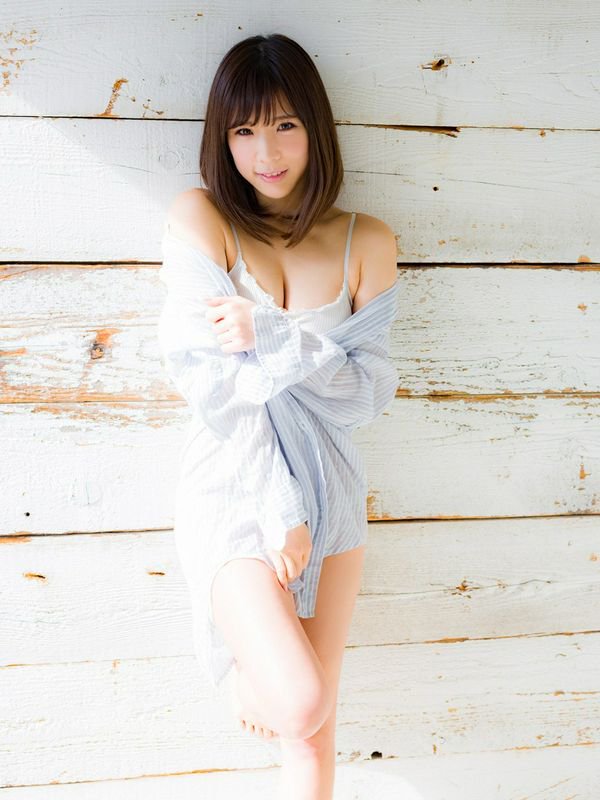 夏本あさみ白皙嫩肤露出美乳好美丽